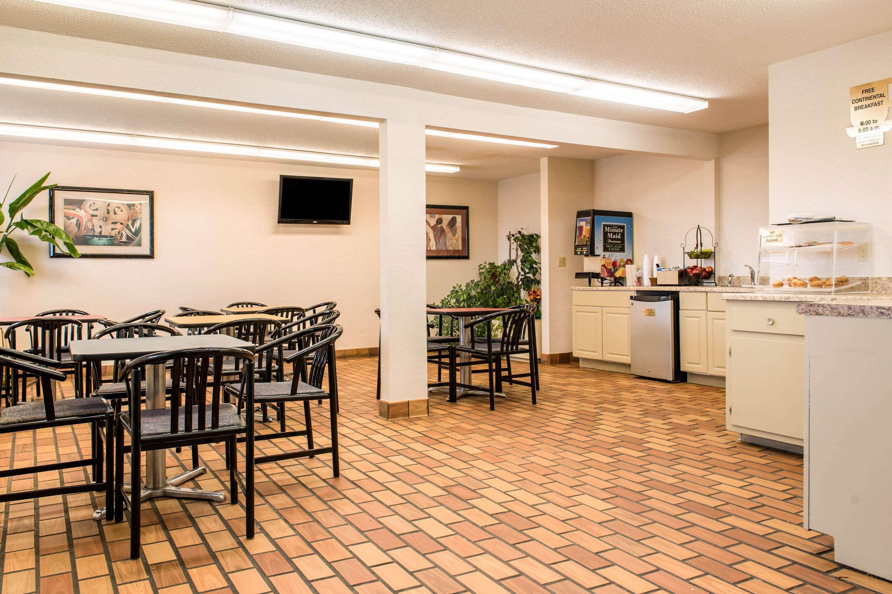 Econo Lodge Holland Luaran gambar