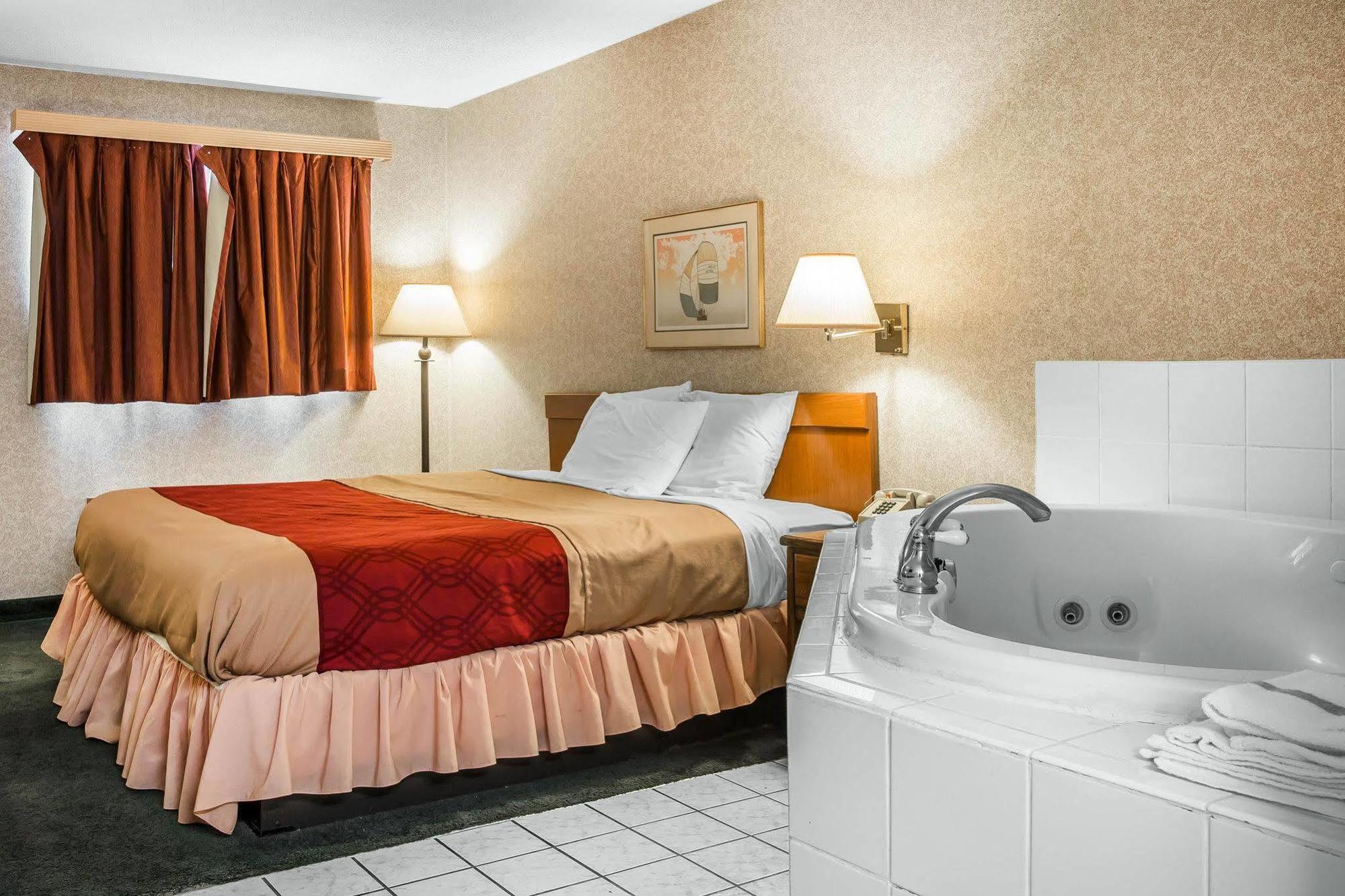 Econo Lodge Holland Luaran gambar