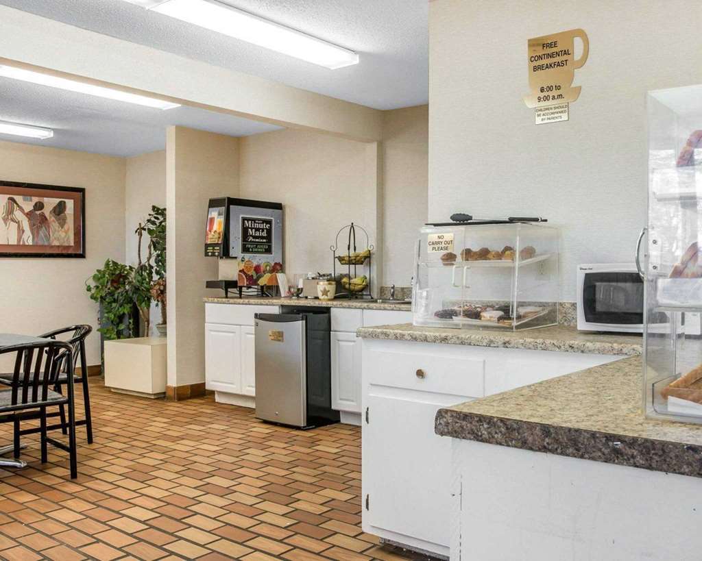 Econo Lodge Holland Restoran gambar