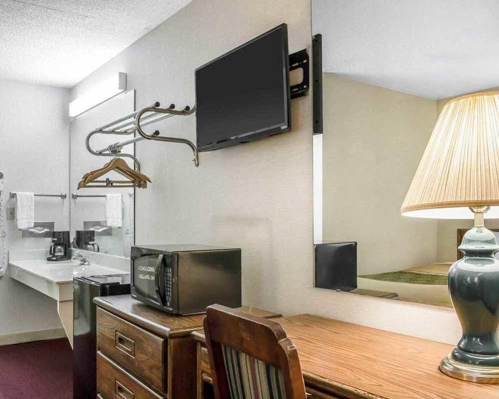 Econo Lodge Holland Luaran gambar